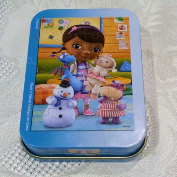 Walt Disney characters tin box bundle of 4 puzzles + 1 double Deck play, cards - Picture 9 of 15